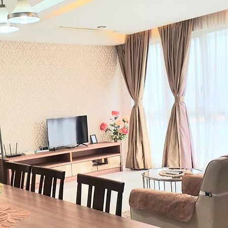 Regalia Suites Klcc View Rooftop Infinity Pool By Angkasa Homes Kuala Lumpur Kültér fotó