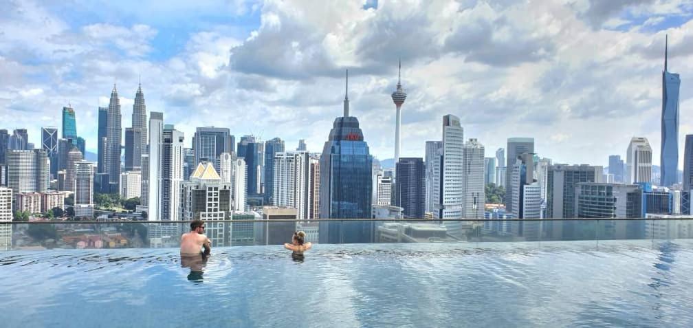 Regalia Suites Klcc View Rooftop Infinity Pool By Angkasa Homes Kuala Lumpur Kültér fotó