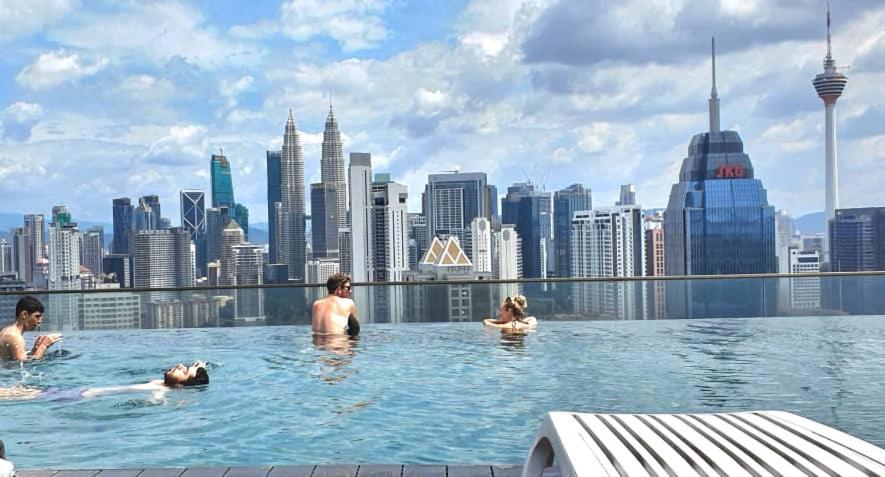 Regalia Suites Klcc View Rooftop Infinity Pool By Angkasa Homes Kuala Lumpur Kültér fotó